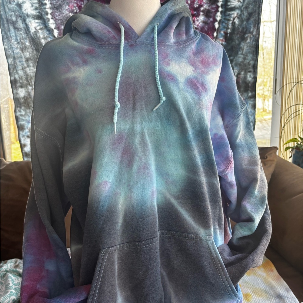 Gildan Tie-Dye Hoodie with Drawstrings